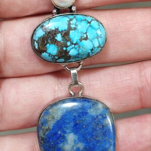 colgante de perla turquesa y lapislázuli