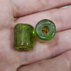 1 cuenta murano verde tubo