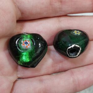1 cuenta murano verde corazón millefiori