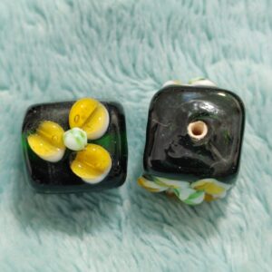 1 cuenta cuadrada murano flores verdes