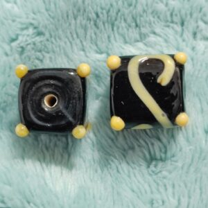 1 cuenta murano cuadrada con spiral 15mm