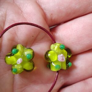 cuenta murano flor verde 16mm