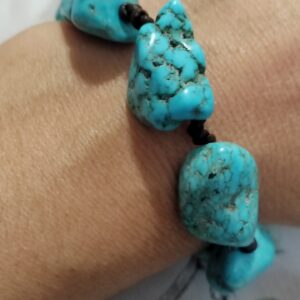 pulsera de turquesas y lapislázuli en cuero