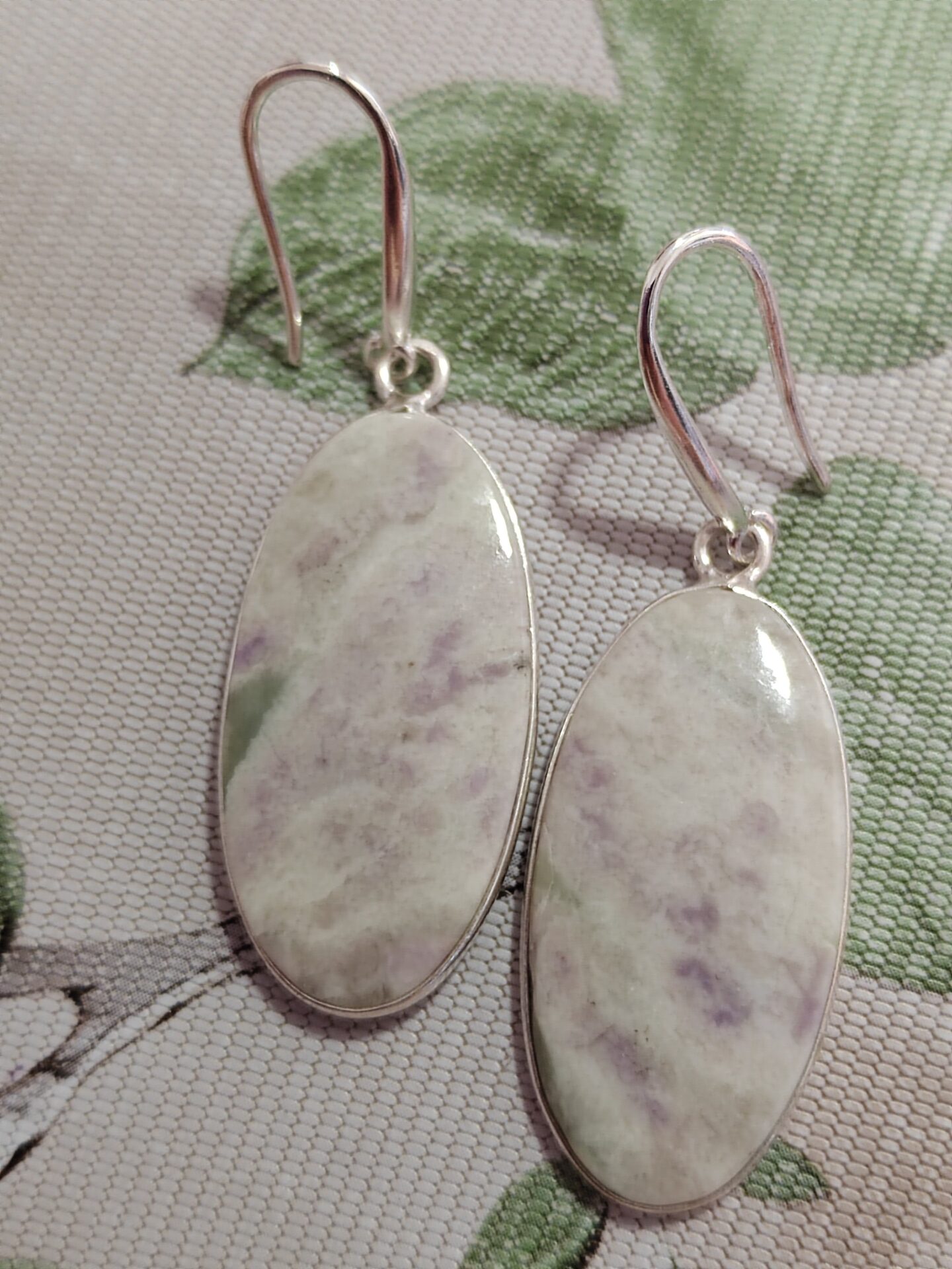 pendientes de jade de la paz